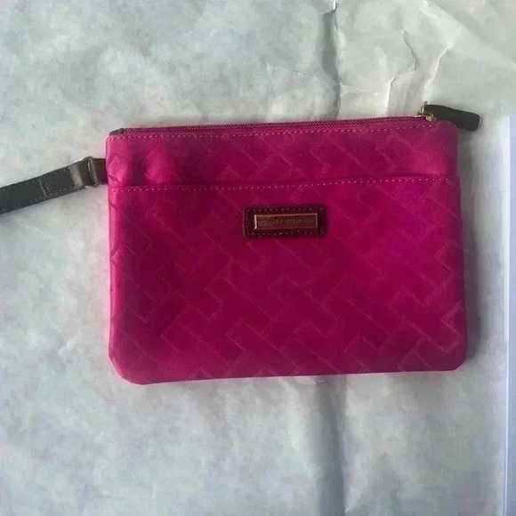Tommy Hilfiger Pink Wristlet - Picture 1 of 6